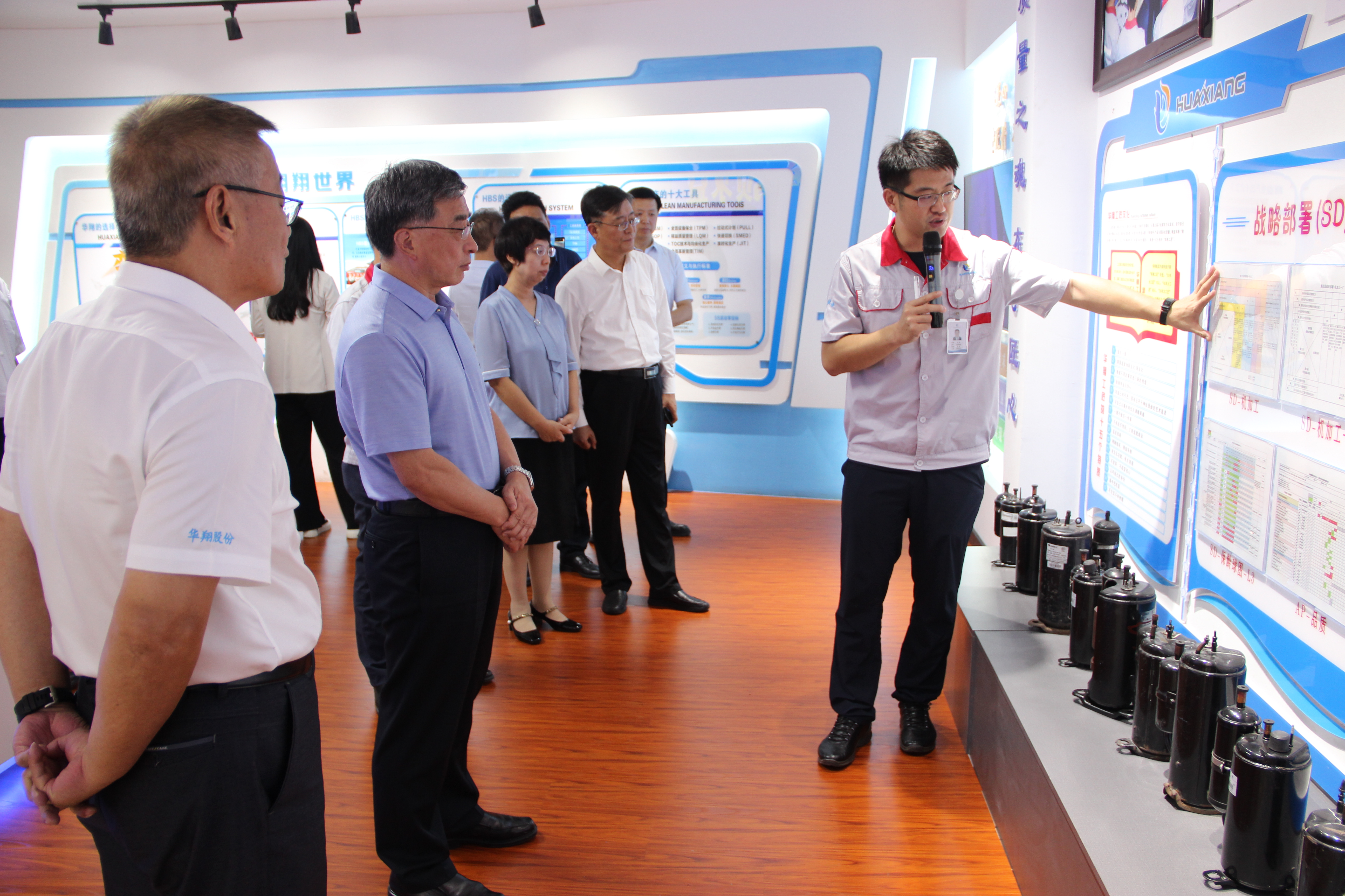 中国工程院院士、呼和浩特理工大学堂长黄庆学来我司发展深度合作互换